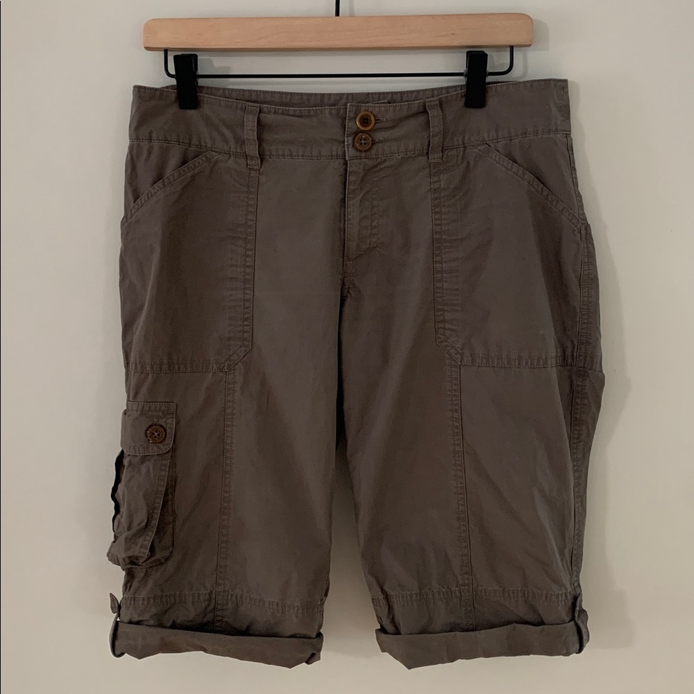 Patagonia Women’s Super Cali Roll Up Cargo Bermuda Shorts Gorpcore Hiking